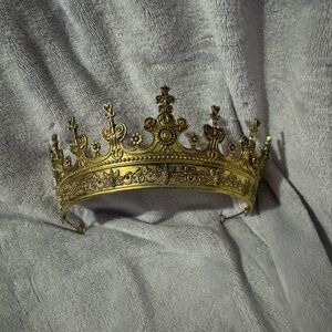 Elegant Gold Crown